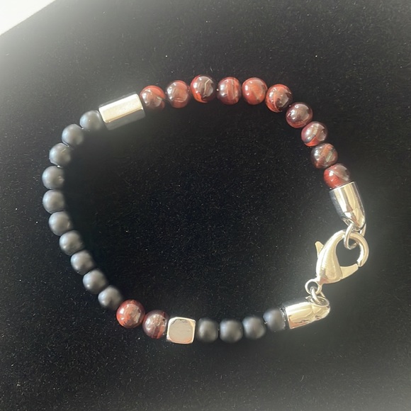 Men’s Tiger Eye and Onyx Beaded Bracelet - Picture 4 of 5